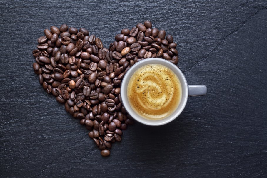 Le proprietà del caffè tra scienza e folklore